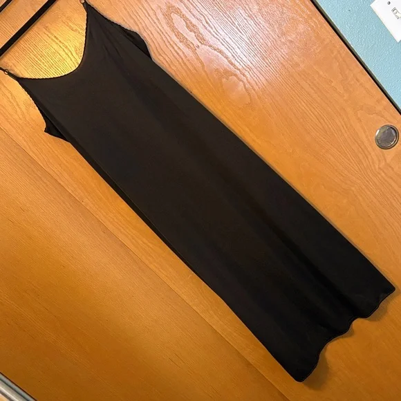 Vanity Fair Black Maxi Slip with Adjustable Spaghetti Straps-S (34) - Picture 2 of 7